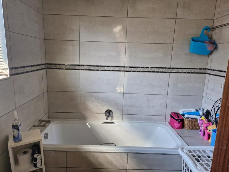 4 Bedroom Property for Sale in Bergsig Eastern Cape